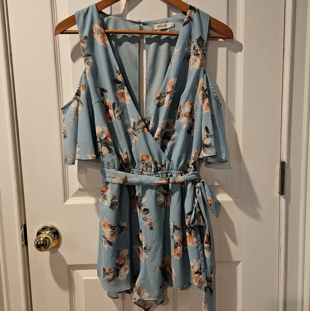 📌3for$10 Essue Boho Shoulder Off Floral Romper Size S